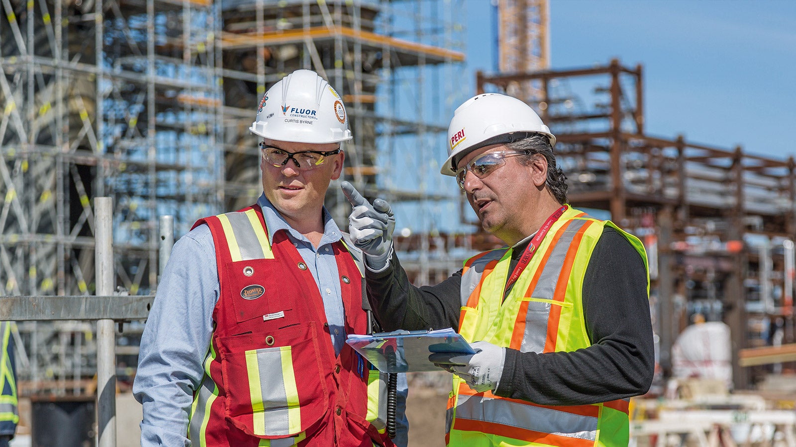 In addition to system-related assembly and safety benefits with PERI UP, the competent on-site project support in particular is an important factor regarding the reduction of time and costs. 