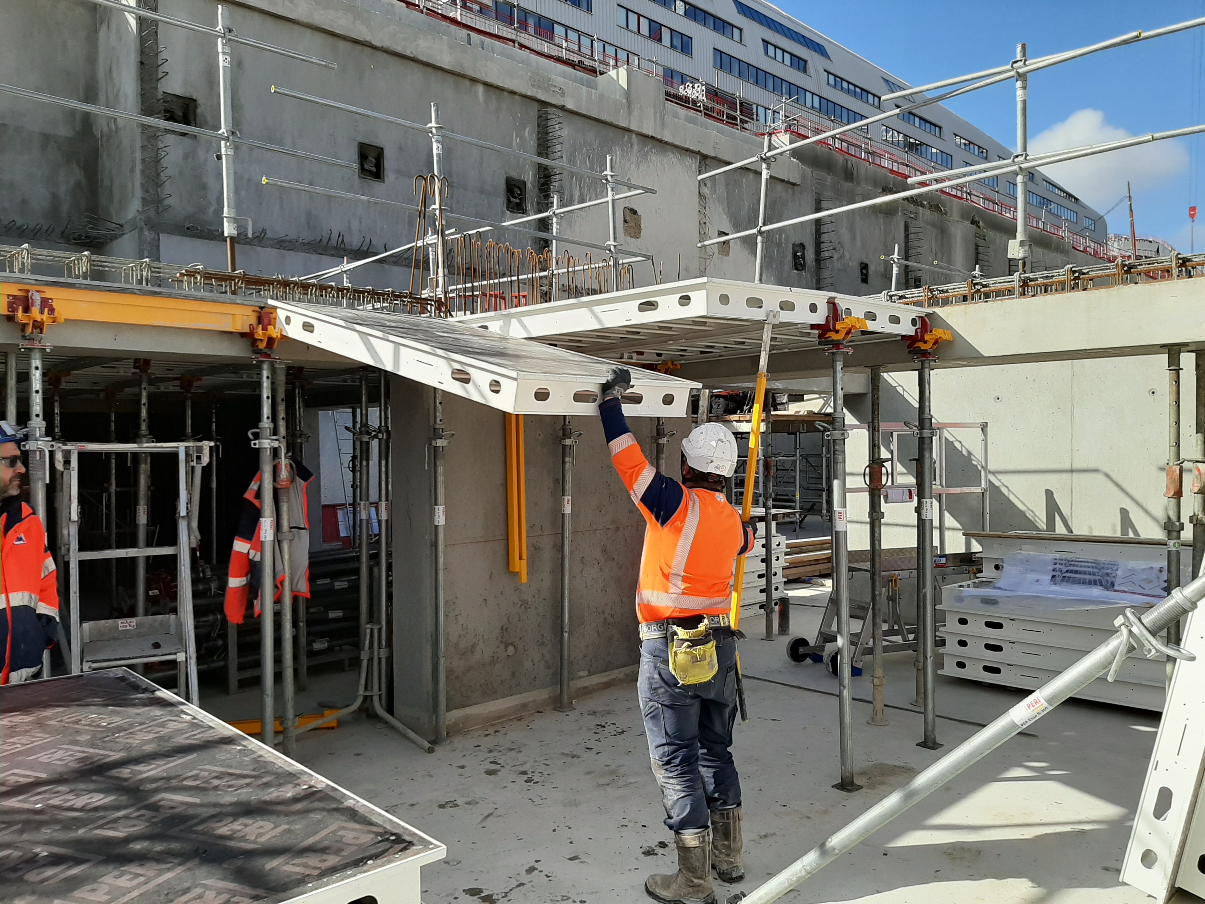 Système SKYMAX : chantier In Défense Les Groues à Nanterre.