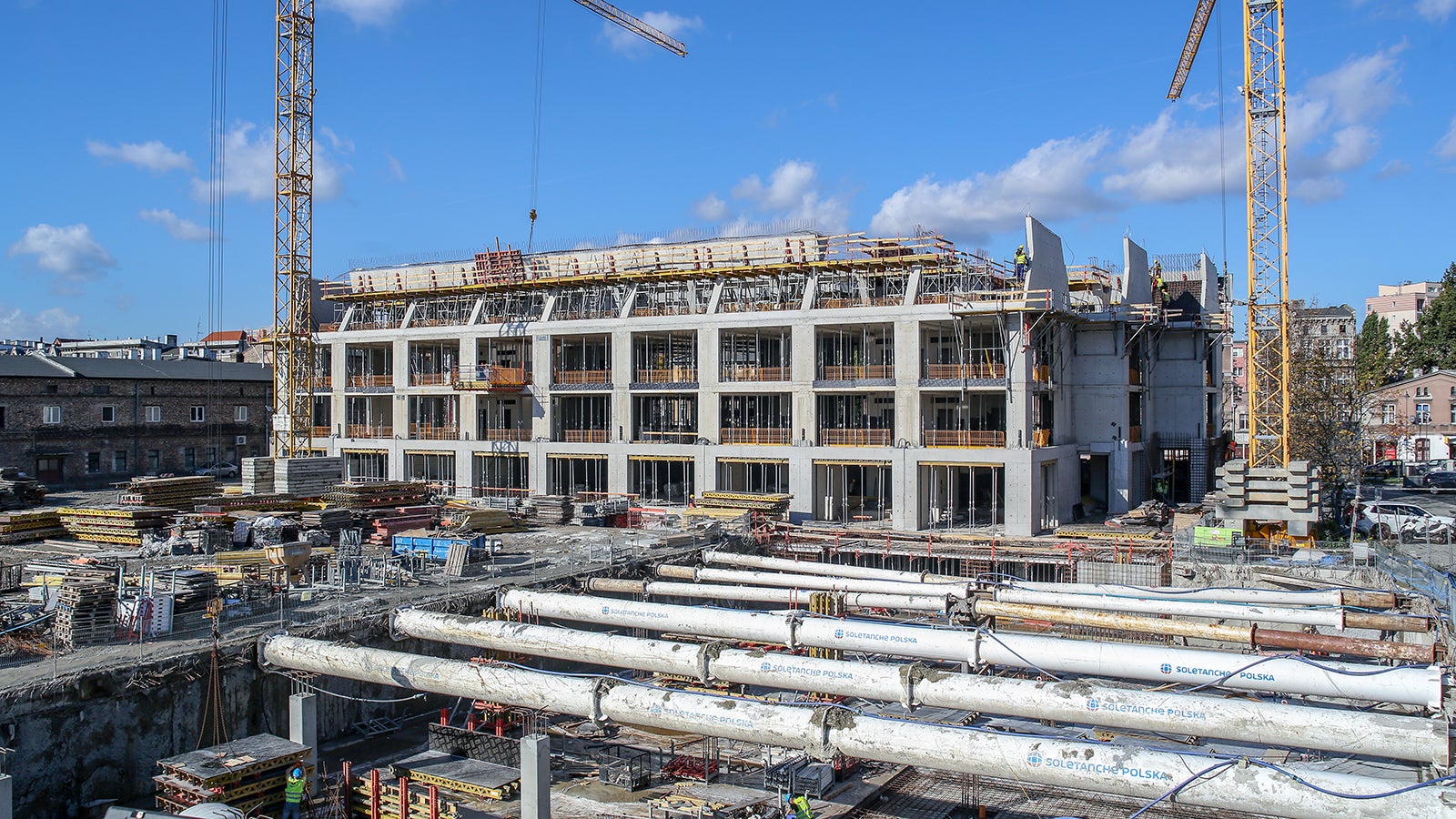 Widok od strony przyległej części podziemnej.