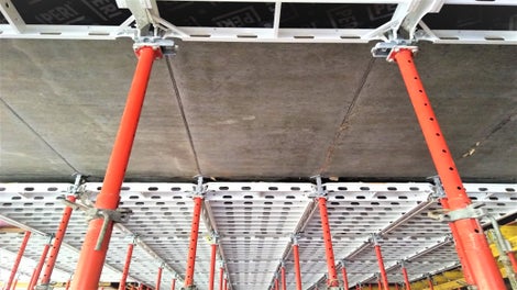 PERI ALPHADECK in early-striking stage