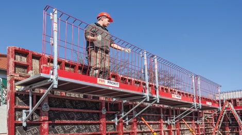 Les visiteurs du hall d&#039;exposition de PERI peuvent se réjouir d&#039;un projet de développement innovant du secteur du coffrage de voiles qui rendra la réalisation des voiles encore plus économique, plus rapide et plus sûre à l&#039;avenir. PERI présentera également de nouveaux compléments au coffrage de panneaux MAXIMO, qui a déjà fait ses preuves.