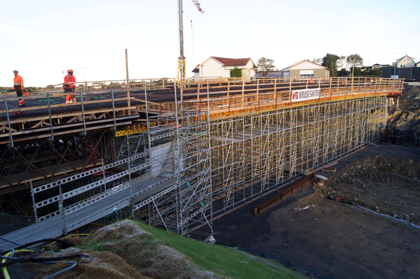 Blankenberg bru på RV509 er ca 70 meter lang og ca 10 meter bred. Dette er en to-felts hovedvei som krysser Tananger veien.