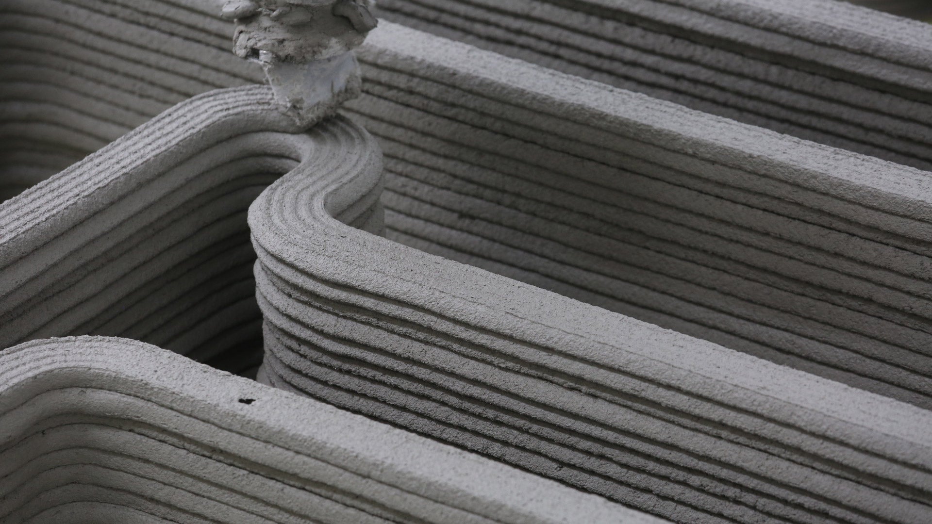 <p>Auf der bautec 2020 in Berlin pr&amp;auml;sentierte PERI vom 18. bis 21. Februar innovative und praxisgerechte Schalungs- und Ger&amp;uuml;stl&amp;ouml;sungen. Besondere Highlights waren die neue Gro&amp;szlig;paneel-Deckenschalung SKYMAX sowie der COBOD 3D-Betondrucker, mit dem ein Blick in die Zukunft gew&amp;auml;hrt wurde.</p><br/>