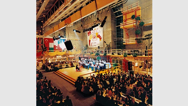 <p>A PERI 13 fiókkal rendelkezik Németországban, 22 leányvállalattal és több mint 4000 ügyfelet szolgál ki világszerte. A portfólió több mint 2000 terméket tartalmaz. Weißenhornban elkészül a termékbemutatók új kiállítóterme.</p><br/>