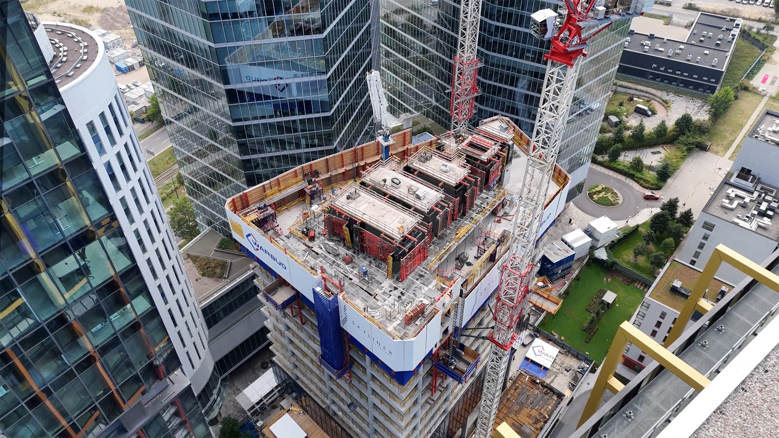 Skyliner II to budowany w Warszawie wieżowiec zlokalizowany przy ulicach Prostej i Towarowej.