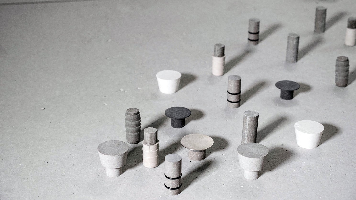 Plašs piedāvājums ar korķiem savilču vietu aiztaisīšanai