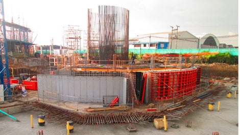 El aeropuerto Internacional El Dorado es el principal y más importante aeropuerto de Colombia