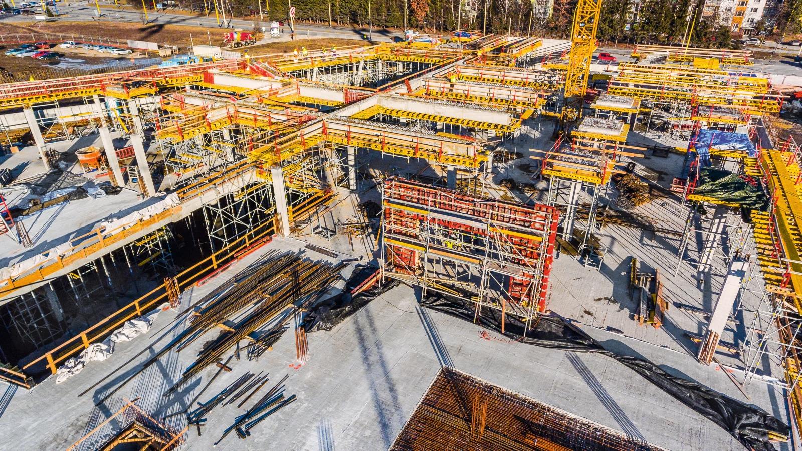 Na stavbu boli dodané systémy DOMINO, TRIO, MULTIFLEX, QUATRO, PERI UP v celkovom objeme 960 t