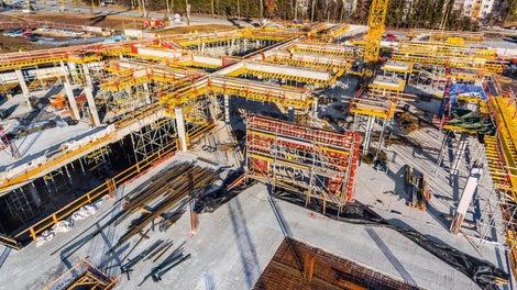 Na stavbu boli dodané systémy DOMINO, TRIO, MULTIFLEX, QUATRO, PERI UP v celkovom objeme 960 t