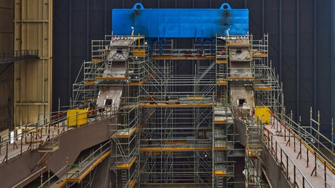 Met de zelf vergrendelende vlakke roostervloeren en veilige hoekoplossingen om gaten op te vullen, wordt struikelgevaar tot een minimum beperkt.