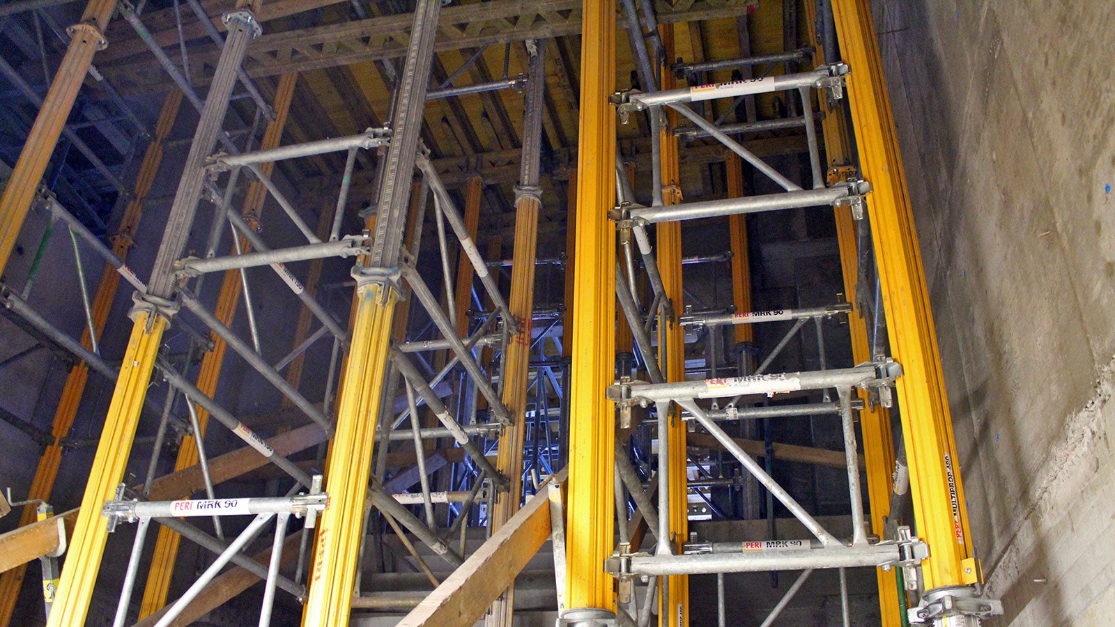 Maanalaisten tilojen jälkituentaa MULTIPROP-holvituilla.<br/>