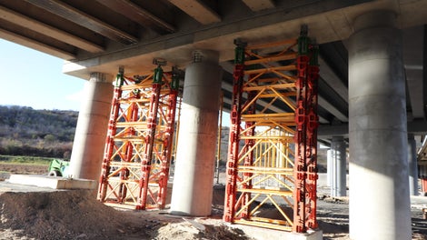 Преподпиране на увреден стълб с VST Подпорни кули за тежки натоварвания