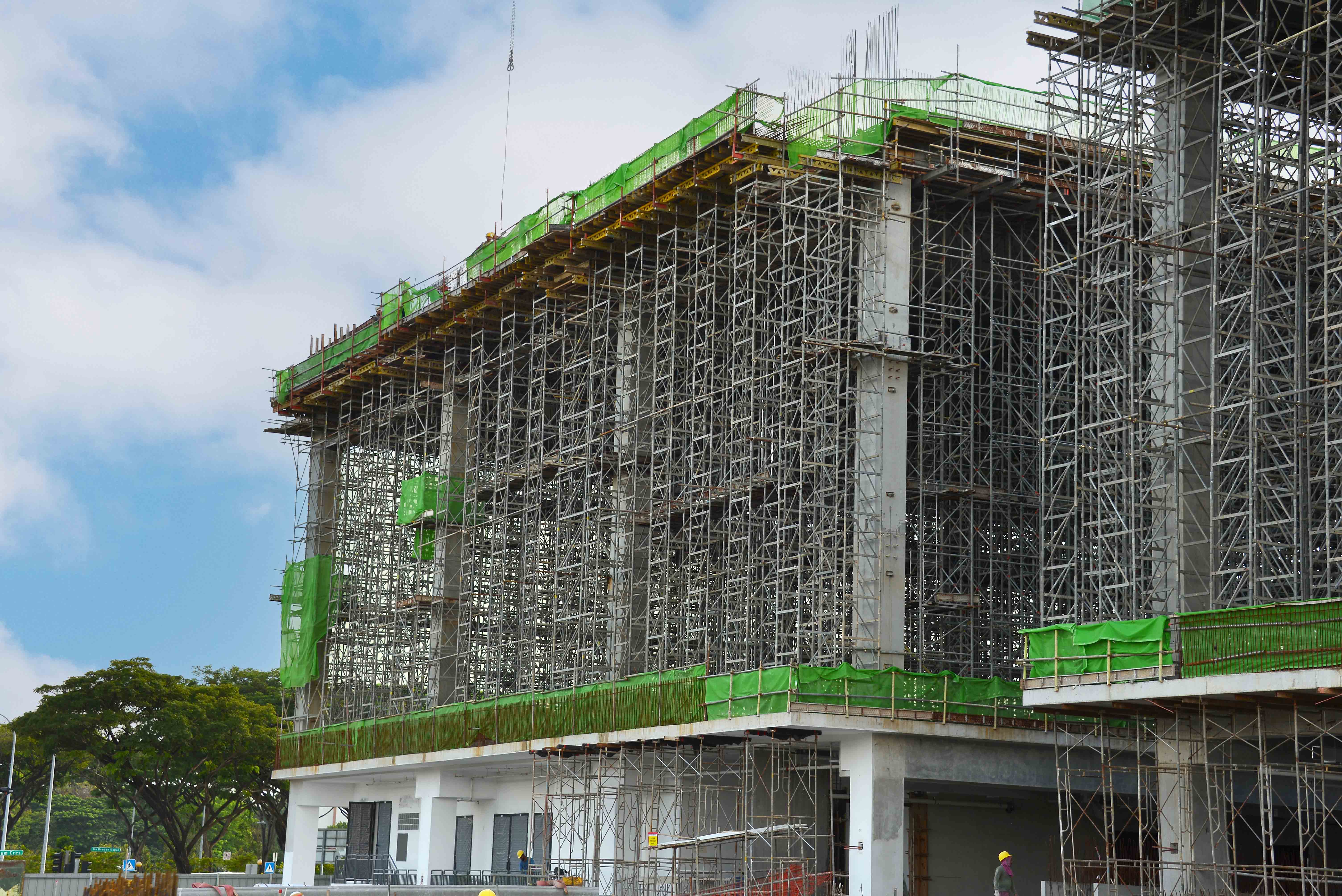 13 meters high ST 100 shoring on the South block