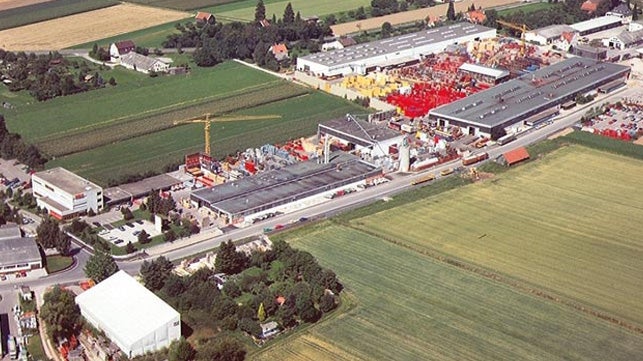 <p>Z&amp;aacute;vod&amp;nbsp;roste velmi rychle. Do are&amp;aacute;lu firmy patř&amp;iacute; velk&amp;eacute; v&amp;yacute;robn&amp;iacute; haly i venkovn&amp;iacute; skladovac&amp;iacute; plochy.</p><br/>