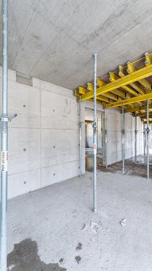 Wichtiger Bestandteil der PERI Wand- und Deckenschalungslösung war die wirtschaftliche Realisierung der SB3-Sichtbetonwände.