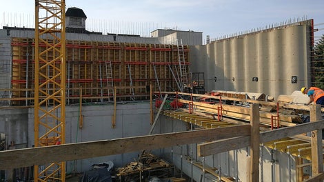 Sala koncertowa połączona łącznikiem z Państwową Szkołą Muzyczną I i II Stopnia w Jastrzębiu-Zdroju