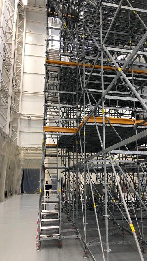 Леса для ведения ремонтных работ воздушных судов