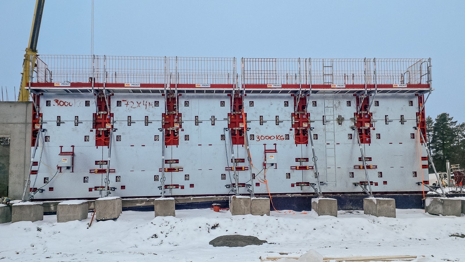 Combined with a heating element, MAXIMO now also offers the right solution for concreting at low temperatures.