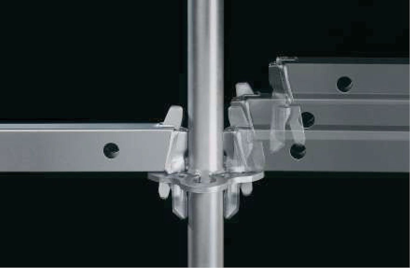 Розетка системы PERI UP допускает поворот ригеля до 46⁰