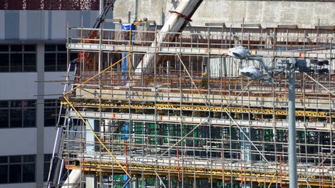 ST 100 loose shoring for 4th storey perimeter beam