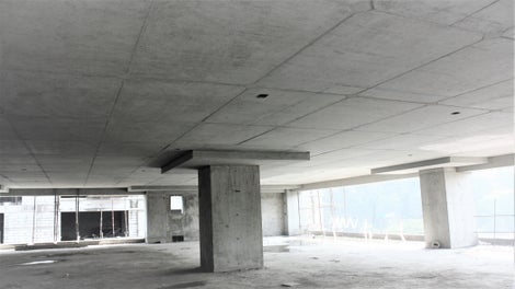 Excellent concrete surface finish post deshuttering