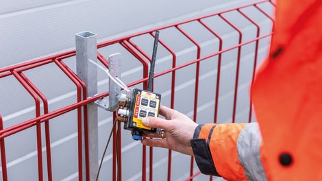 The ISC Nodes can be attached flexibly after being connected to the sensors.