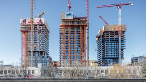 Thanks to the use of sensors from PERI InSite Construction, the temperature was measured at different points in the concrete and the data loaded directly into the ISC Web Application. This minimised the costly waiting times until the final curing of the concrete. The cloud service BIM 360° Field was also used for digital support on the construction site. The panorama renderings allowed an immersive walk-through of the PERI solution - long before the actual execution. In addition, this ensured consistent and continuous availability of all project data on the construction site.