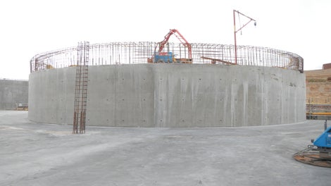 RUNDFLEX formwork adjusted to meet individual radi measurements for all circular distillery tanks