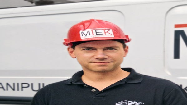 Spolupráce s firmou PERI je perfektní. Společnými silami nacházíme inovativní řešení, která jsou často zcela bezkonkurenční. Příkladem je řešení posunu skruže při zvedání mostů v Ostravě – Svinov.