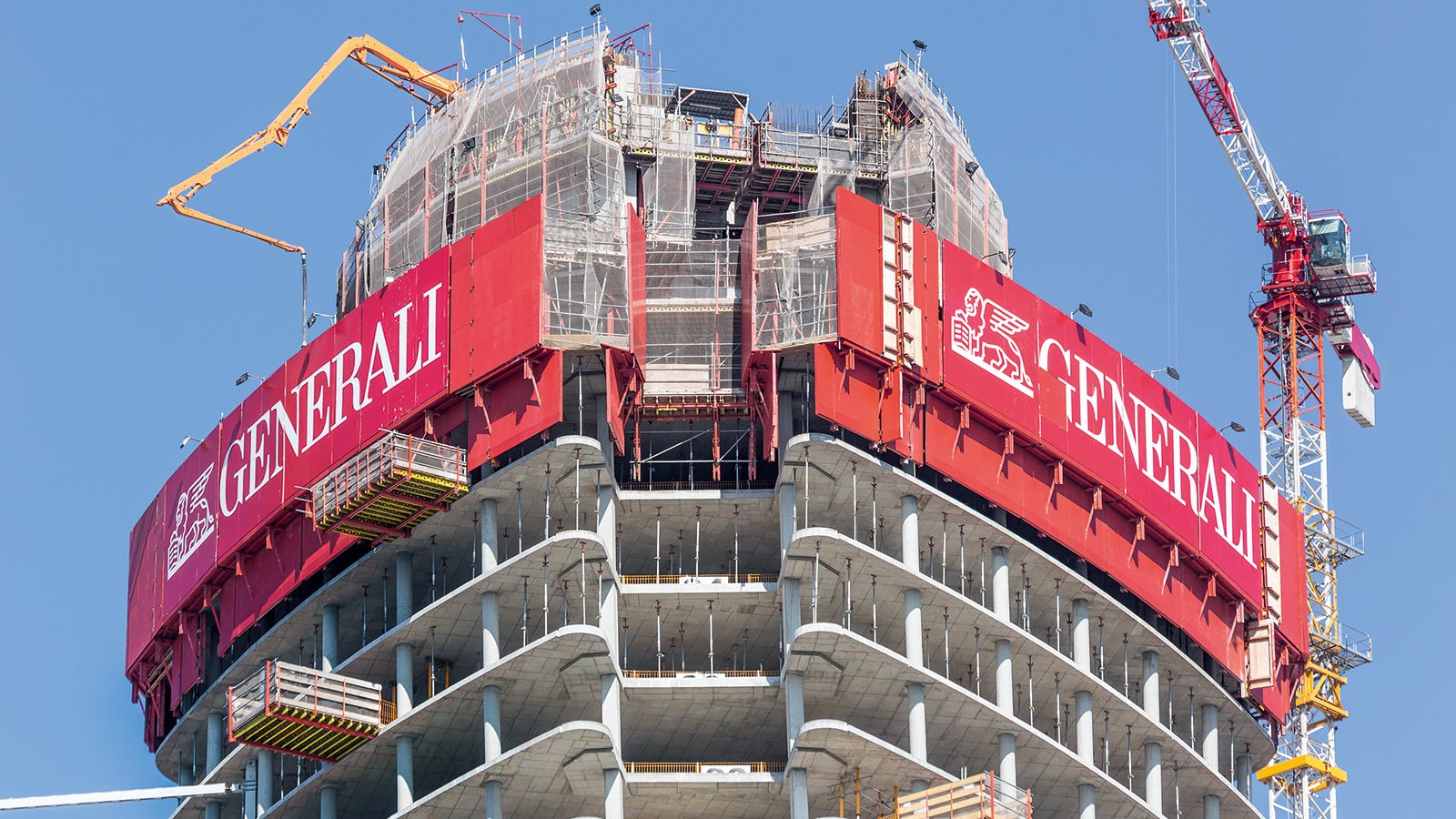 The complete enclosure using the RCS Climbing Protection Panel reliably secured the top floors under construction each time.