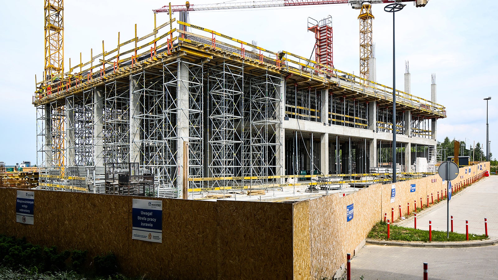 Airport City Gdańsk Zespół budynków biurowo - usługowych z niezbędną infrastrukturą techniczną i drogową - etap I (budynek B I "Alpha") przy ulicy Słowackiego w Gdańsku