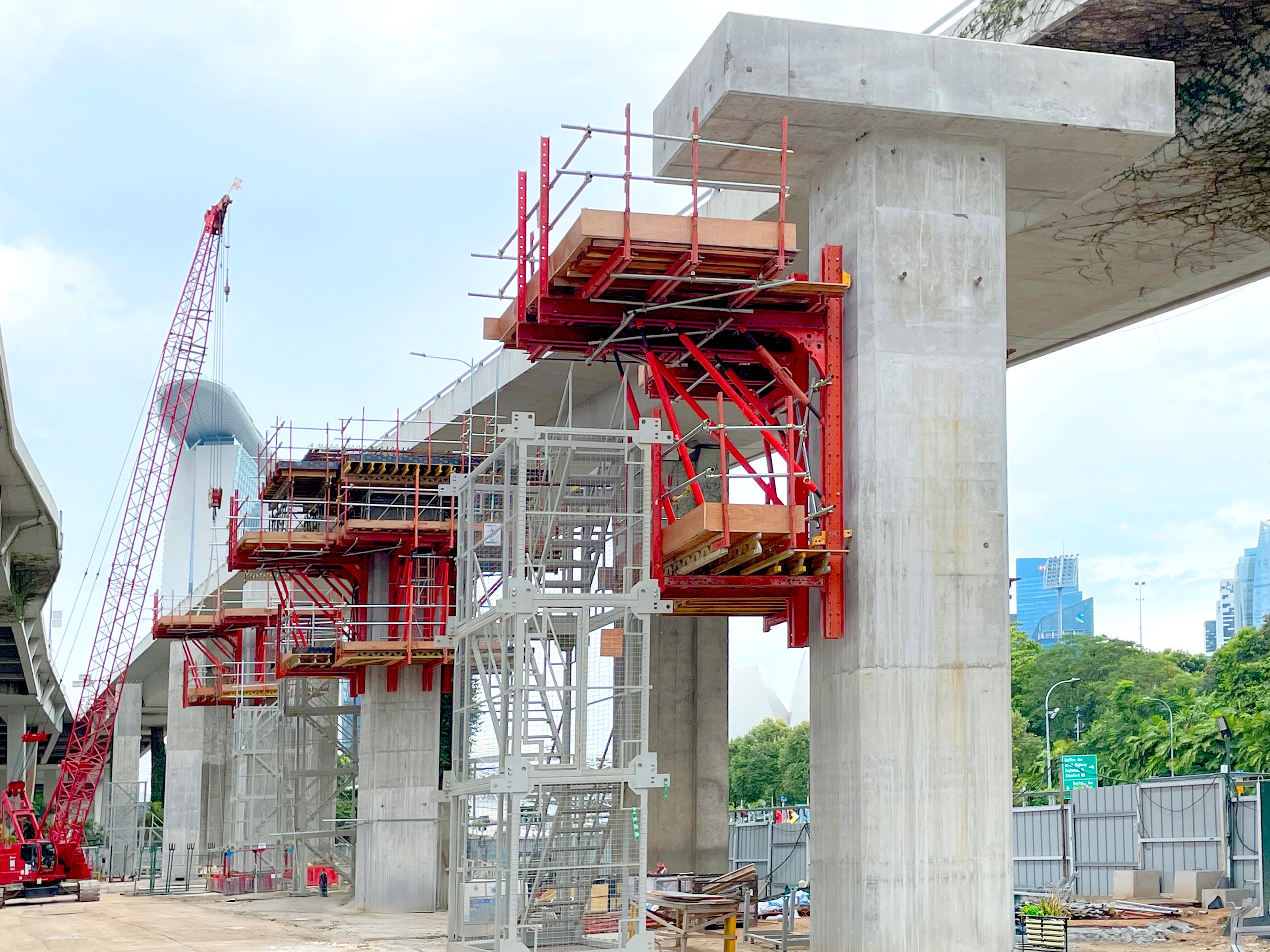 The NSC N101 package specifically covers works in the tunnel/viaduct section between ECP and Victoria Street