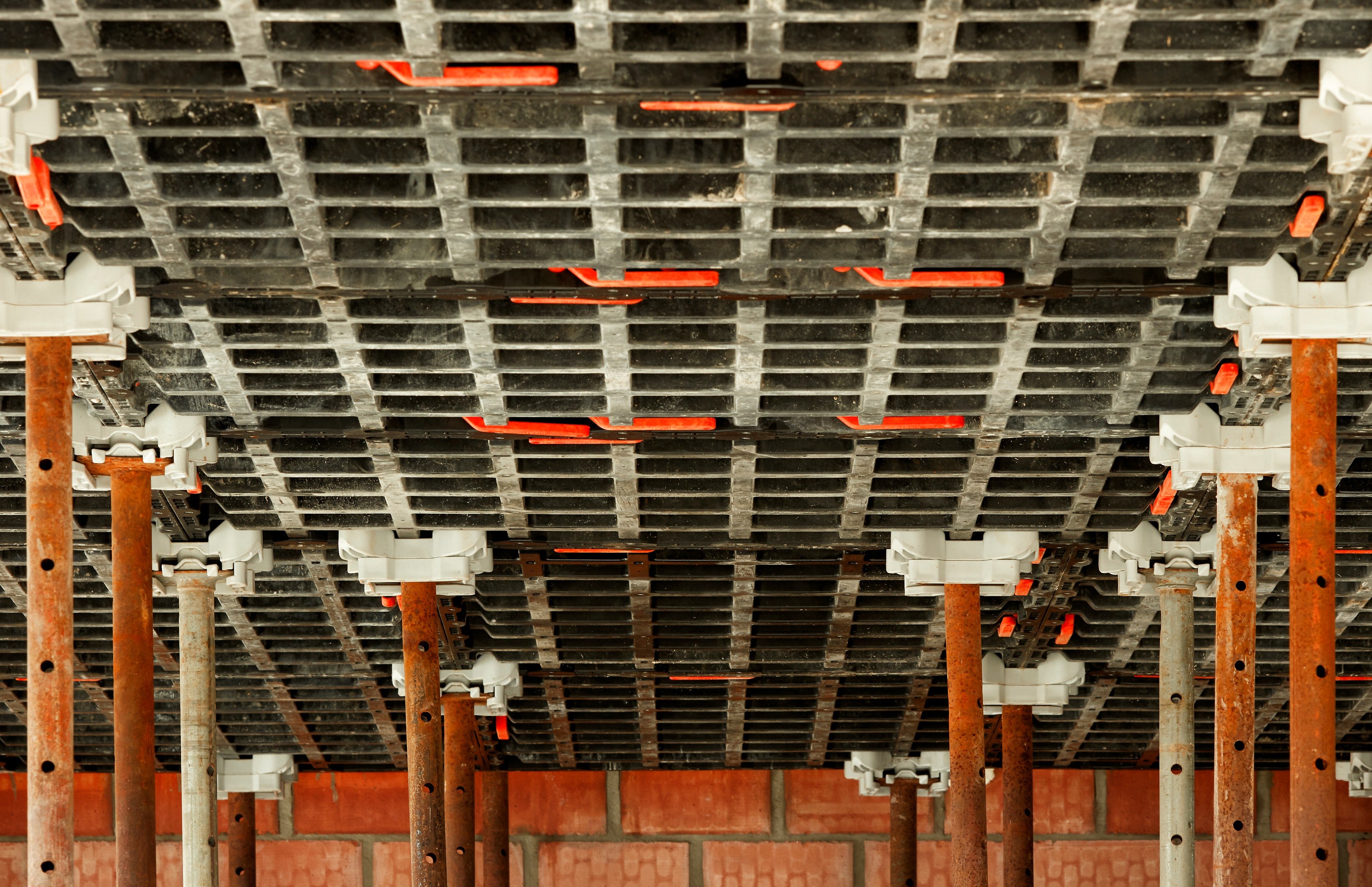 DUO est constitué de Polytech ; ce matériau résiste durablement à l'humidité, il est particulièrement léger et hautement flexible en termes de conception de produit.