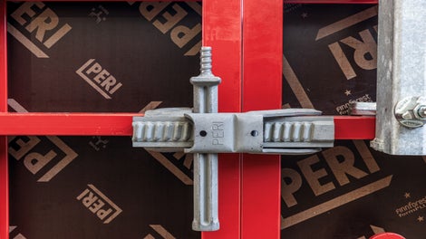 MX VS zámok uľahčuje spájanie panelov vo veľmi stiesnených priestoroch.