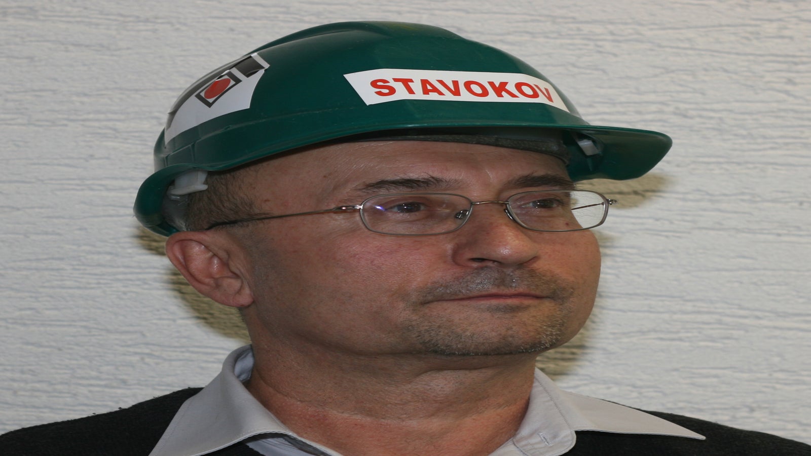 "Realizácia rekonštrukcie jestvujúceho železobetónového mosta a jeho rozšírenei o konštrukcie oceľových lávok pre peších a cyklistov si vyžiadalo vytvorenie celoplošného lešenia pod nosnou ŽB konštrukciou a čiastočne aj z bokov pre realizáciu betónových blokov s deviačnými rúrkami pre vedenie exteriérových predpínacích káblov. Zástupcovia spoločnosti PERI poskytli technické riešenie, pri ktorom sa vyrovnali so všetkými limitujúcimi faktormi, ako nízka hmotnosť vlastnej konštrukcie, roznos zaťaženia, zabezpečenie trvalej prevádzky počas montáže aj počas prenájmu zaveseného lešenia a ďalšími."