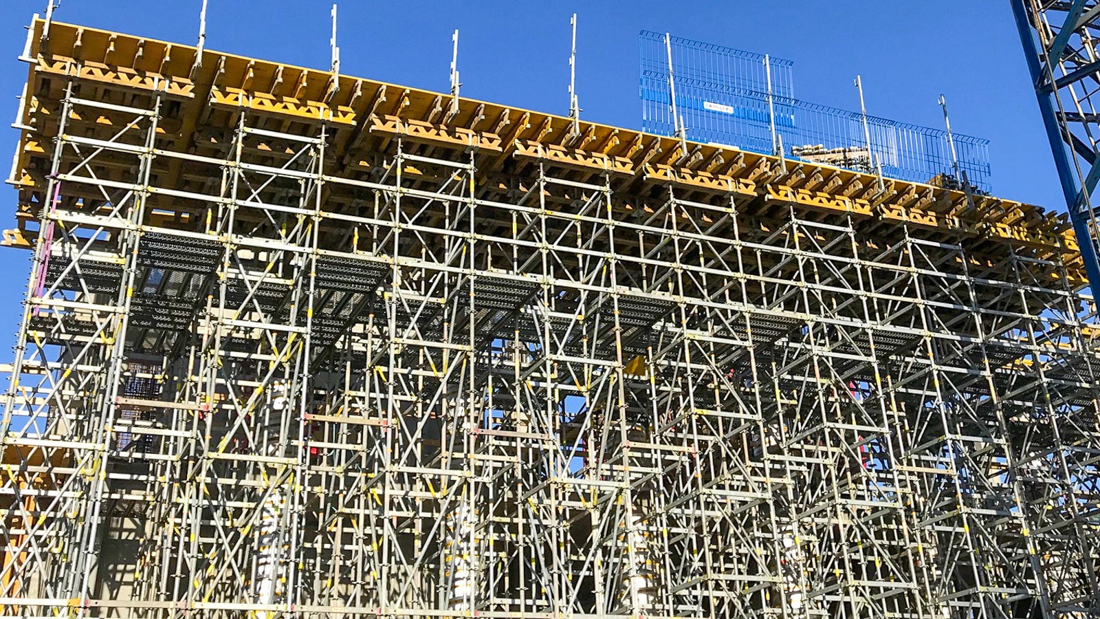 PERI UP shoring løsning inkl. arbejdsdæk