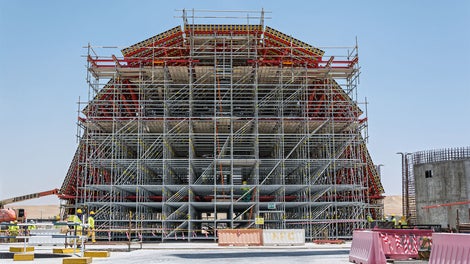 At the centre of the design concept is the 23&nbsp;m long and 17&nbsp;m wide dome above the entrance hall. The PERI UP Modular Scaffolding forms the supporting structure of the dome formwork.<br/>