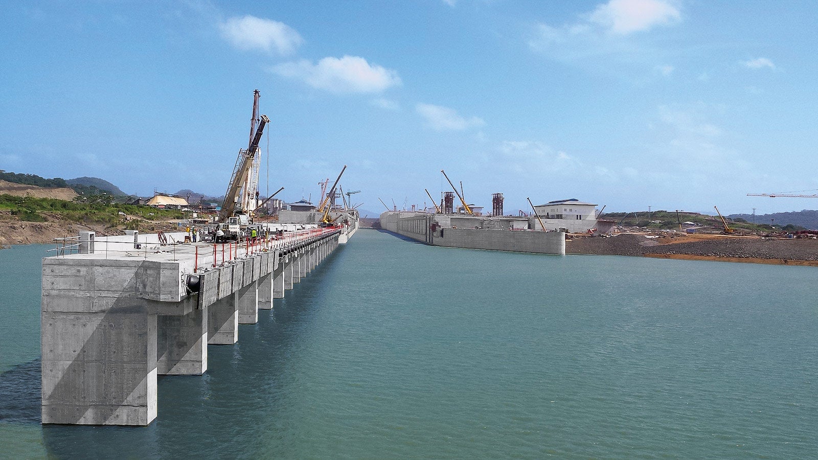 Approx. 10 months before the scheduled opening, the first test sections of the expanded Panama Canal were flooded. For PERI, this also means that the mega project will therefore be completed soon.