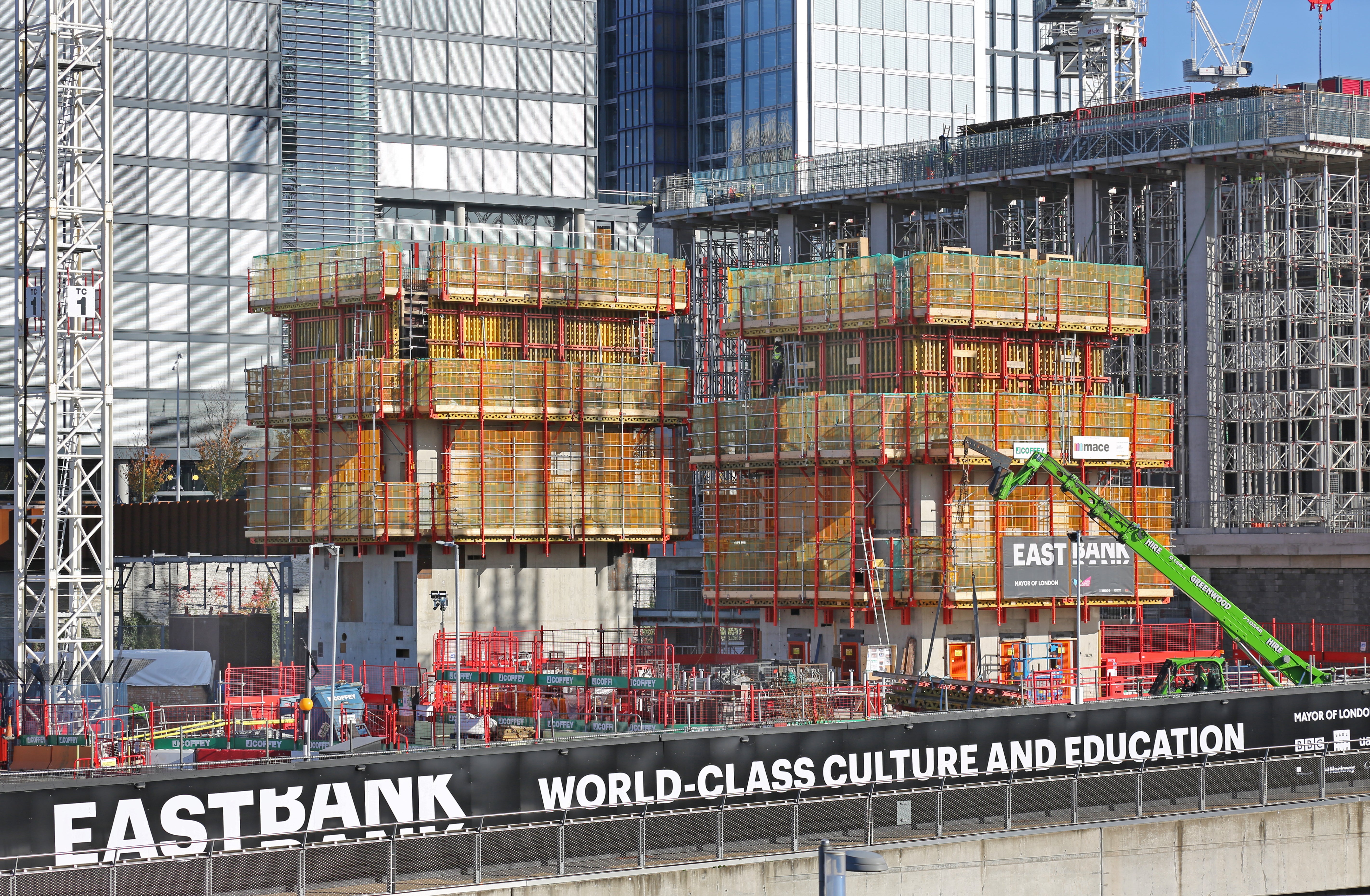 For these cores on the V&amp;A Stratford project, we provided ‘up and over’ access using our PERI UP Flex scaffold so operatives could gain access from one side of the VARIO formwork shutter to the other. This was crucial as the final floor levels followed up behind the core and were not yet in place.
