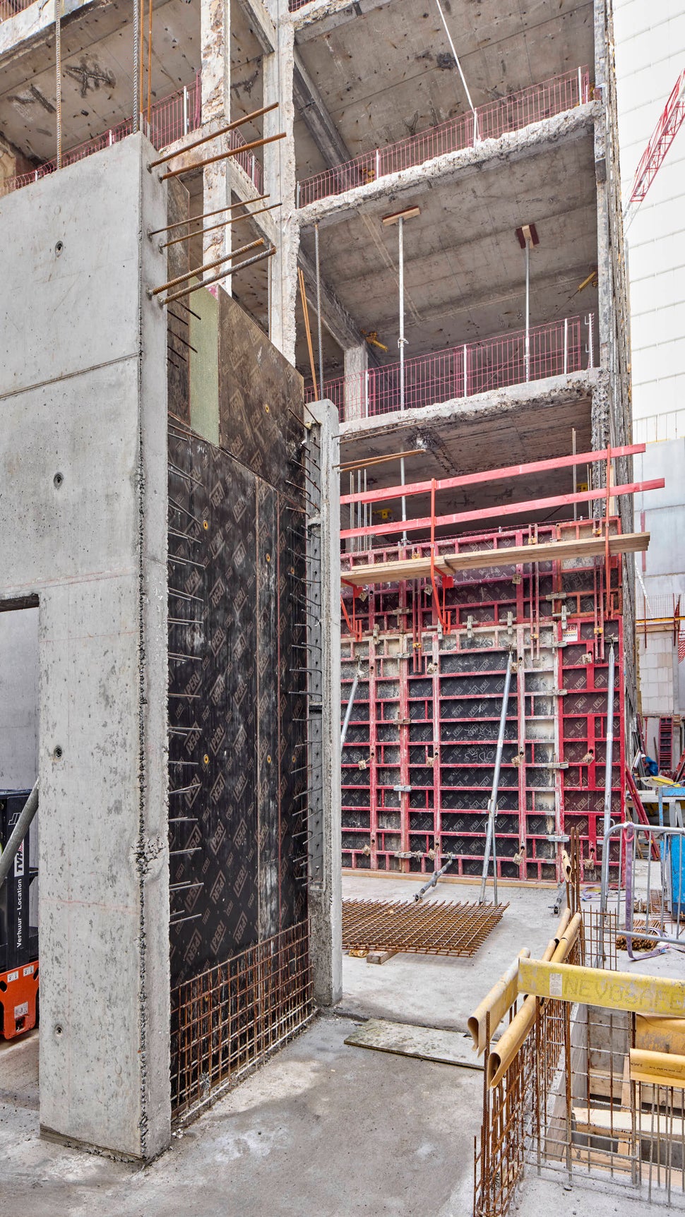 Les systèmes TRIO, MAXIMO, DOMINO et RUNDFLEX sont utilisés pour la réalisation des voiles en béton coulé sur place.
