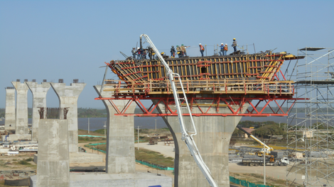 El puente tendrá tres carriles de ida, tres carriles de vuelta, ciclo rutas, andenes.