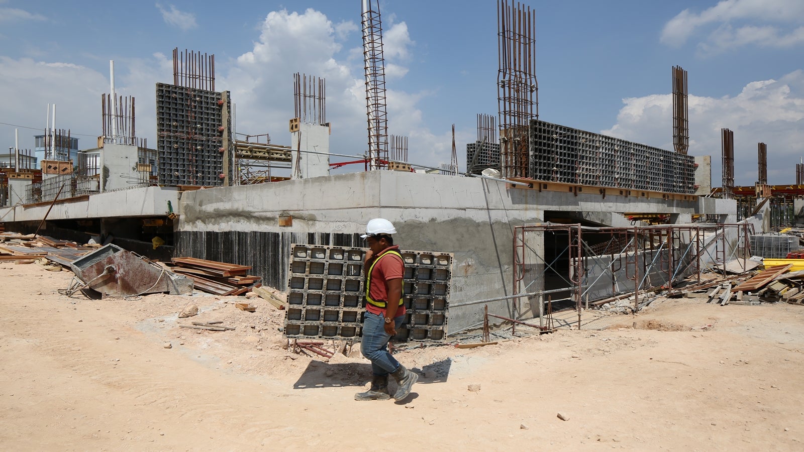 Fast shuttering and striking