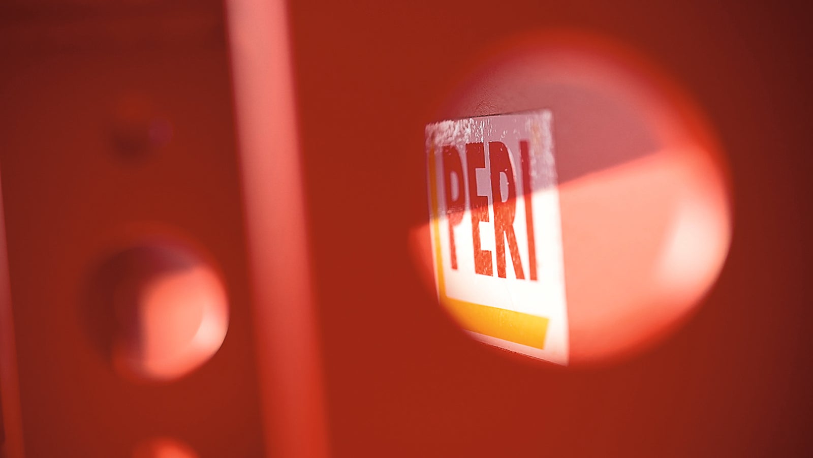 Seit über 50 Jahren steht die Marke PERI für Spitzentechnologie, Innovationskraft und Kundennähe. Unsere Produkte machen die Arbeit am Bau für unsere Kunden wirtschaftlicher, schneller und sicherer. 