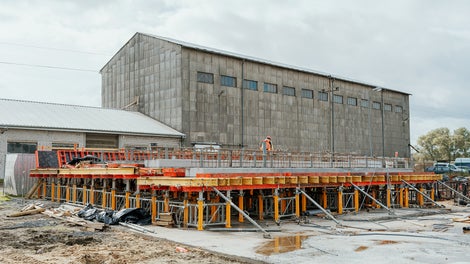 Budowa bunkrów do przygotowania fazy i podłoża przeznaczonego do uprawy pieczarek w Borucinie (gm. Okonek).