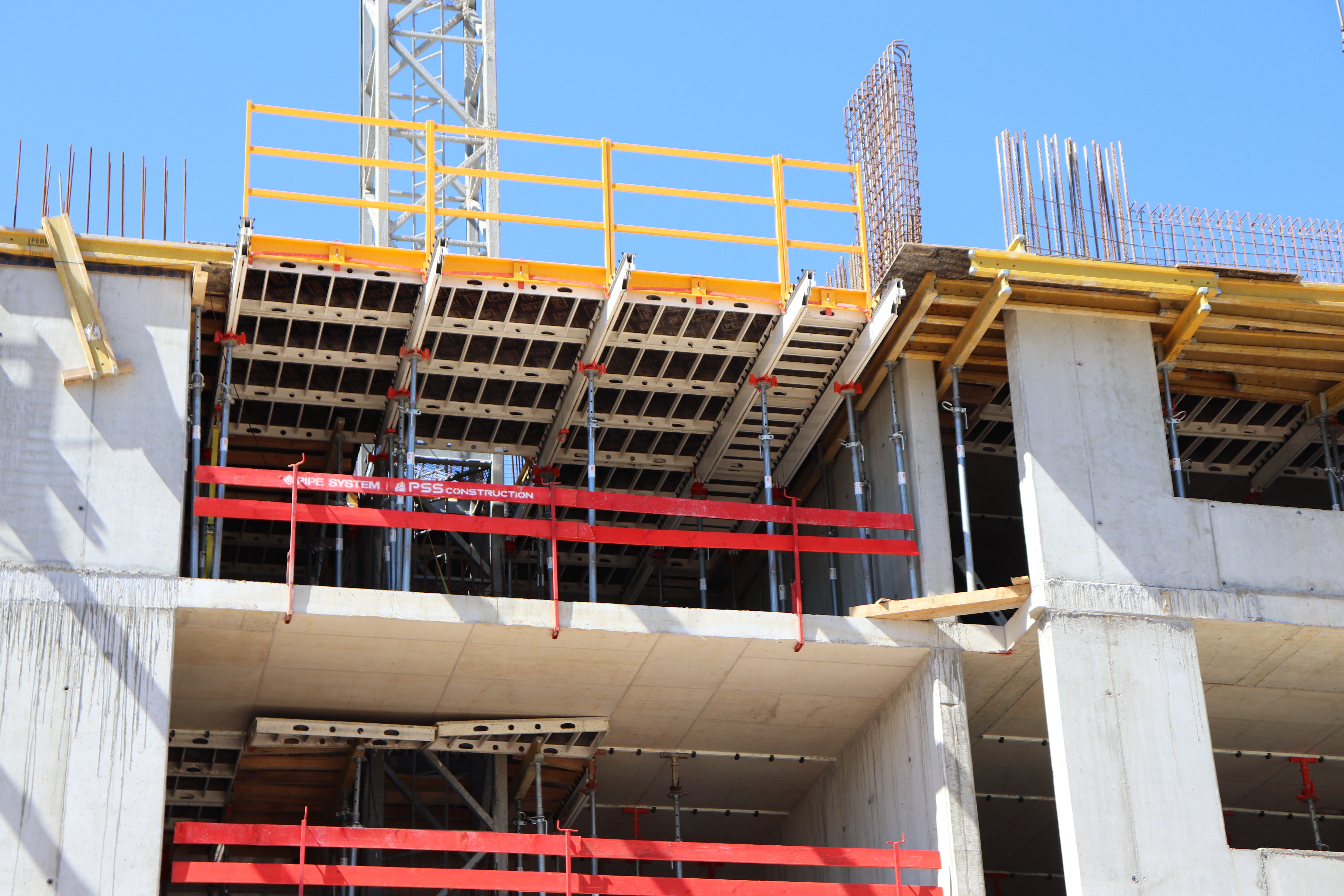 Бързина на кофриране и декофриране със системите на PERI