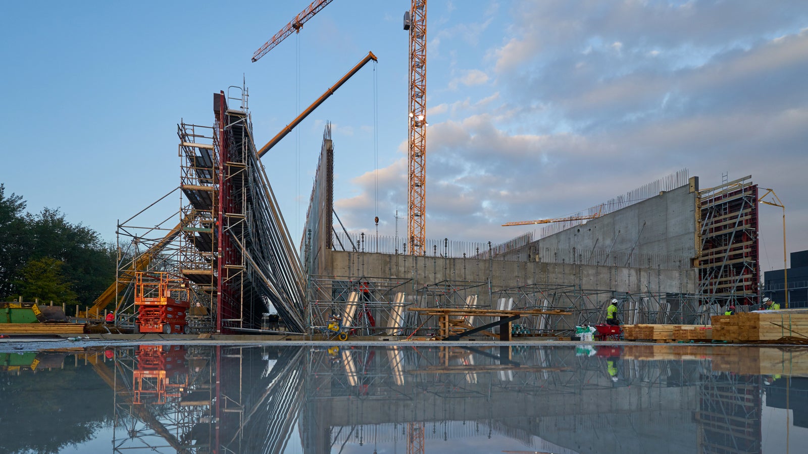 MAXIMO wandbekisting levert een heel mooi symmetrisch center- en nadenpatroon op. 