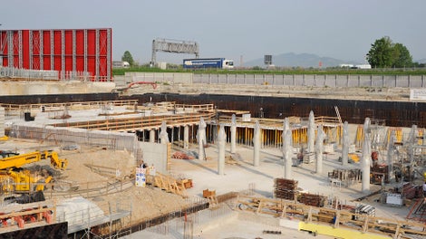 Per la costruzione dei solai è stato scelto PERI SKYDECK che ha garantito standard di produttività molto elevati