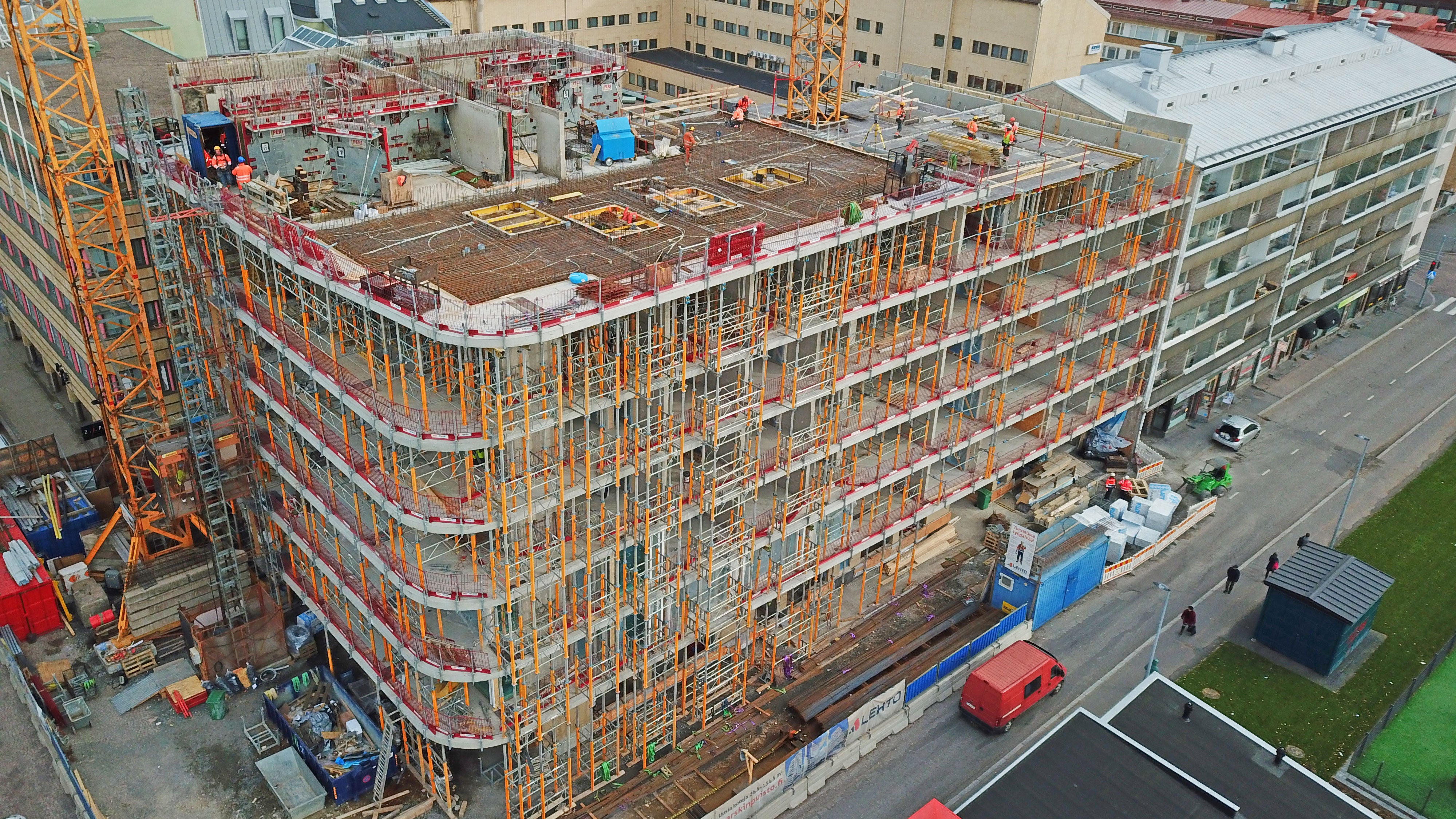 Marskinpuisto nousee 12 kerroksen korkeuteen aivan Oulun keskustassa.