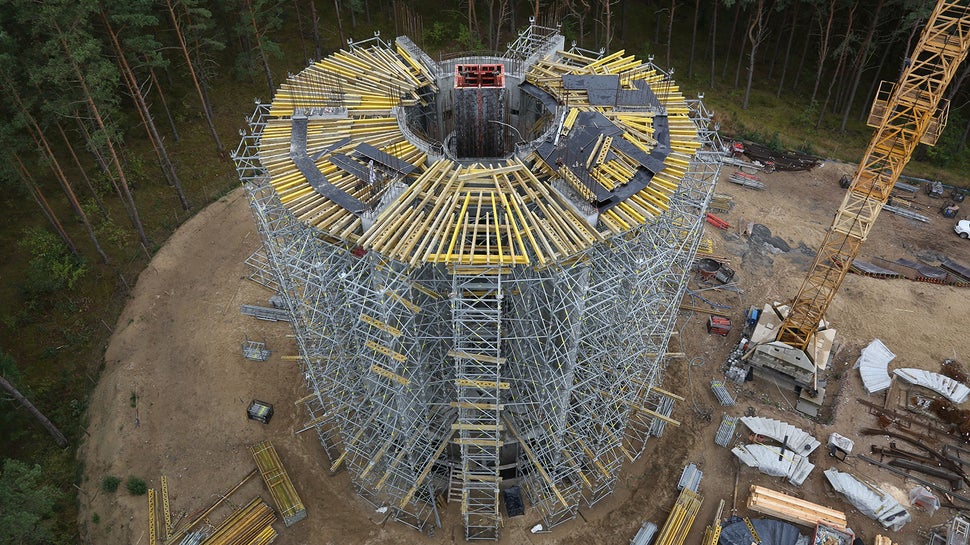 Podparcie dna żelbetowego zbiornika na wodę