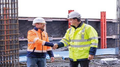 Kogu projekti vältel oli ehitusmeeskonnal tugiisik, kes nõustas kõigis küsimustes. Kogenud montaažijuht oli kohapeal juhendamas lõplikke paigaldustöid. Intensiivne ja detailne planeerimine ning kohapealne tugi võimaldasid ehitust märkimisväärselt kiirendada.